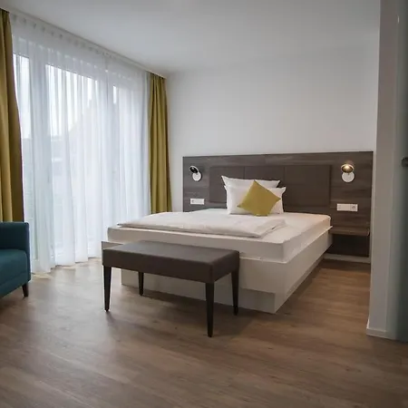 Hotel Wo Der Hahn Kraeht