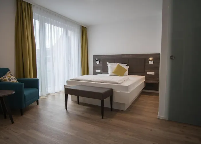 Hotel Wo Der Hahn Kraeht